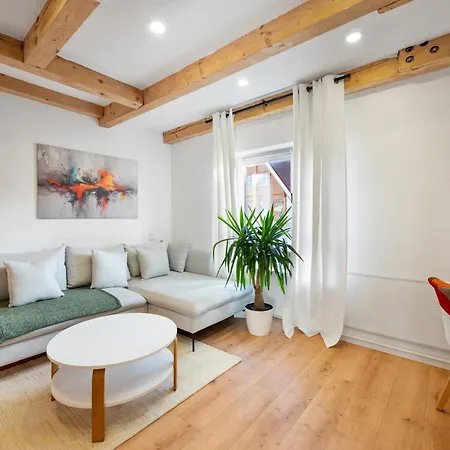 Karibu Nyumbani - Tolle Maisonette-wohnung Mit Arbeitsplatz Und Balkon Aidlingen