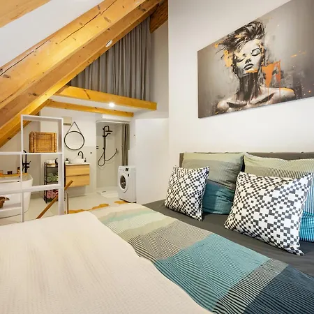 Apartamento Karibu Nyumbani - Tolle Maisonette-wohnung Mit Arbeitsplatz Und Balkon